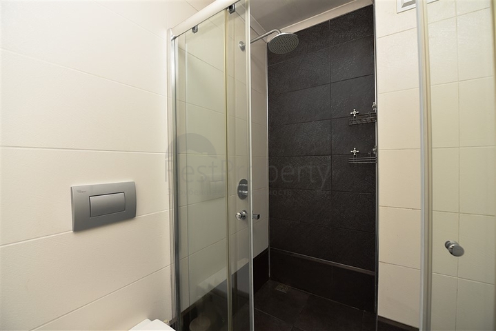 Меблированная квартира с двумя спальными комнатами в районе Каргыджак 