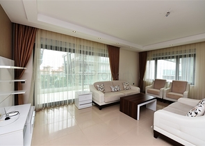 Меблированная квартира с двумя спальными комнатами в районе Каргыджак 