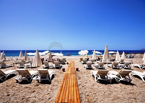 Меблированная квартира с двумя спальными комнатами в районе Каргыджак 