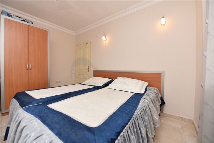 Меблированный пентхаус планировки 4+1 с видом на море