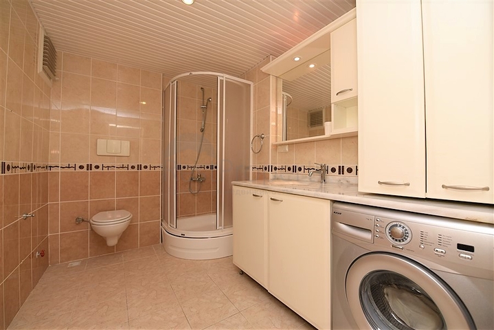 Меблированный пентхаус планировки 4+1 с видом на море