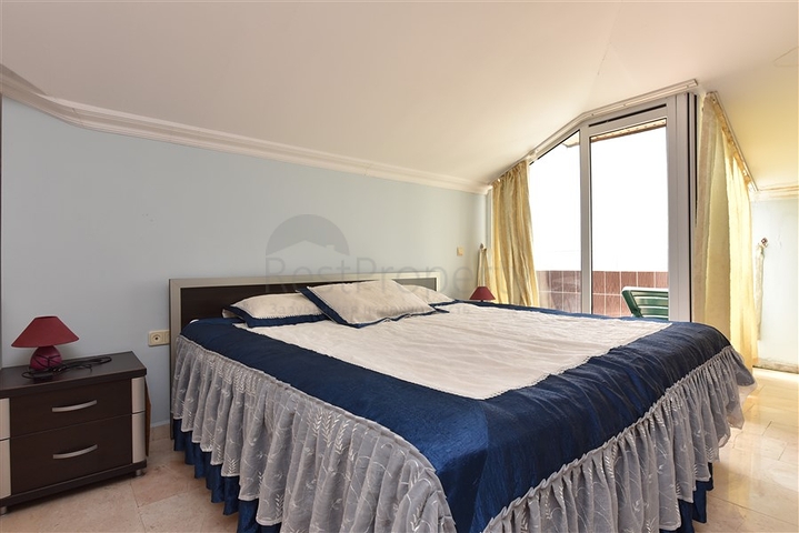 Меблированный пентхаус планировки 4+1 с видом на море