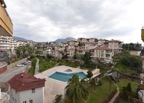 Меблированный пентхаус планировки 4+1 с видом на море