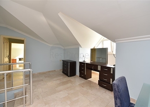 Меблированный пентхаус планировки 4+1 с видом на море