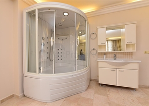 Меблированный пентхаус планировки 4+1 с видом на море