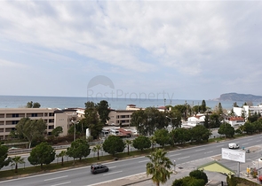 Меблированный пентхаус планировки 4+1 с видом на море