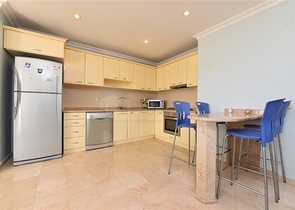 Меблированный пентхаус планировки 4+1 с видом на море