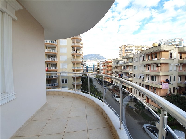 Меблированная квартира с двумя спальнями в Махмутларе