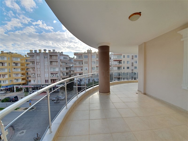 Меблированная квартира с двумя спальнями в Махмутларе