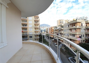 Меблированная квартира с двумя спальнями в Махмутларе