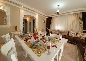 Меблированная квартира с двумя спальнями в Махмутларе