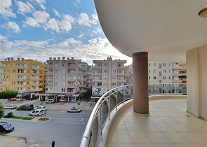 Меблированная квартира с двумя спальнями в Махмутларе