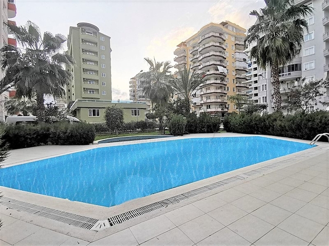 Меблированная квартира с двумя спальнями в Махмутларе