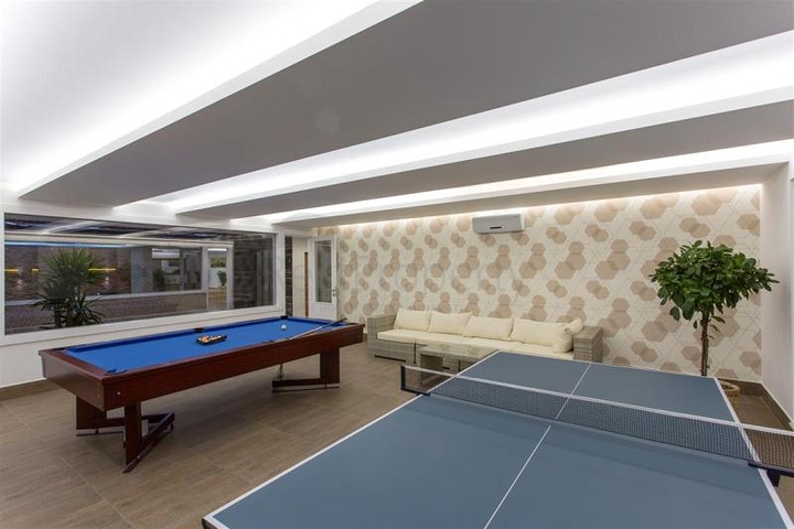 Меблированная квартира с двумя спальнями в районе Оба