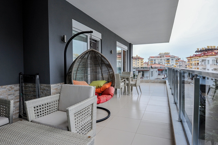 Меблированная квартира с двумя спальнями в районе Оба