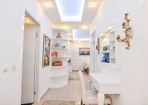 Меблированная квартира с двумя спальнями в районе Оба