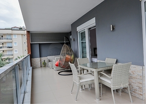 Меблированная квартира с двумя спальнями в районе Оба