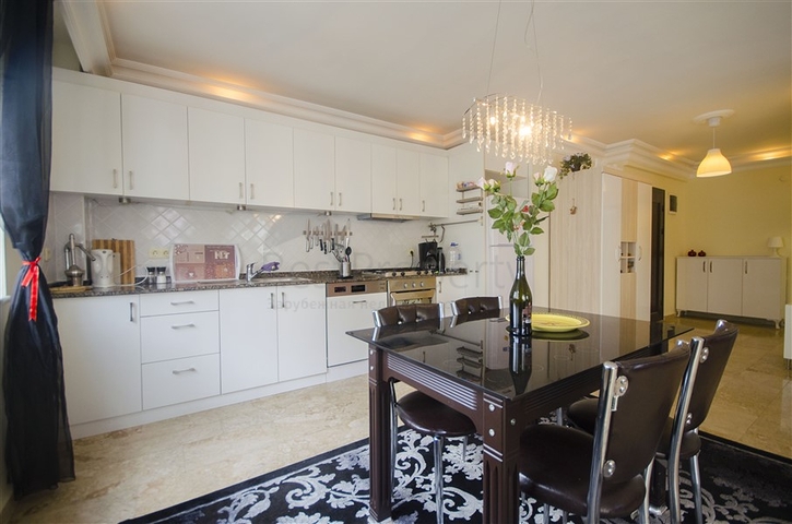 Меблированная квартира с двумя спальнями в Джикджилли