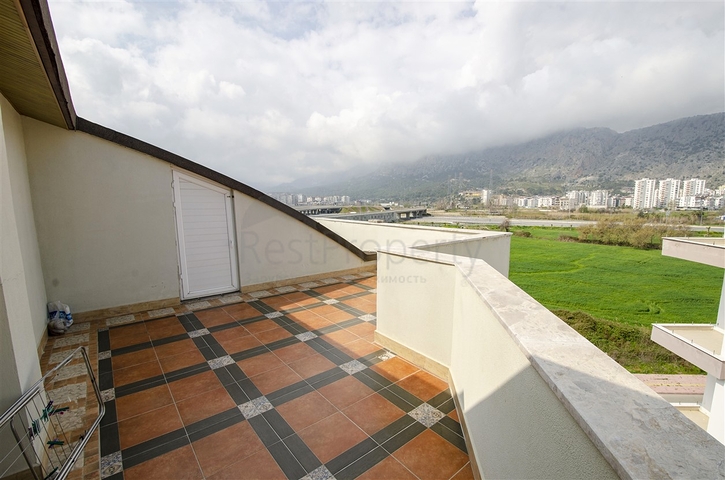 Пентхаус 2+1 с мебелью в районе Лиман Коньяалты 600 м до моря