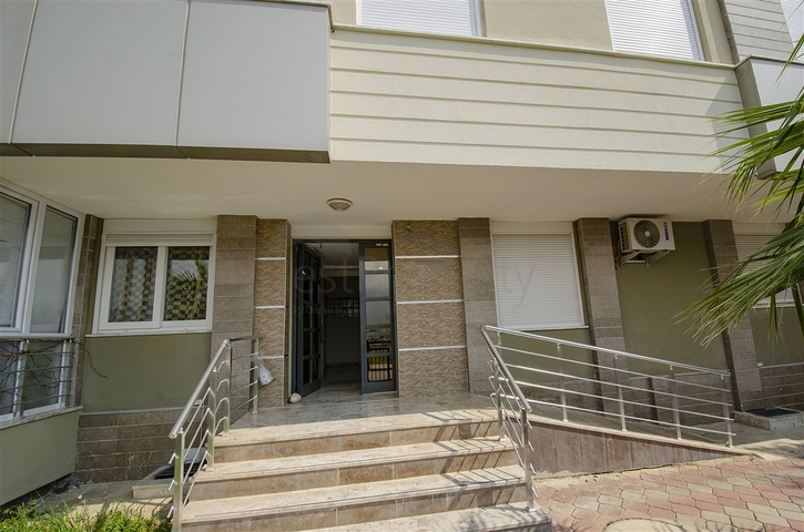 Пентхаус 2+1 с мебелью в районе Лиман Коньяалты 600 м до моря