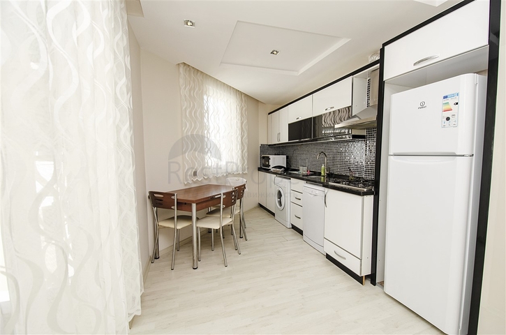 Пентхаус 2+1 с мебелью в районе Лиман Коньяалты 600 м до моря