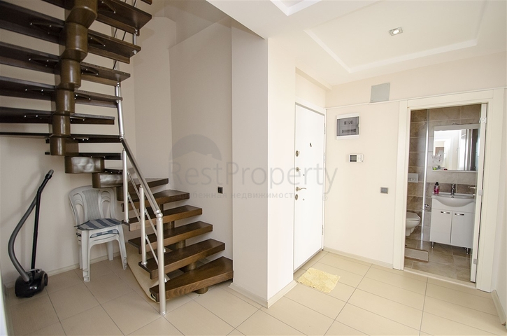 Пентхаус 2+1 с мебелью в районе Лиман Коньяалты 600 м до моря