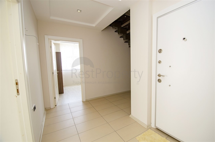 Пентхаус 2+1 с мебелью в районе Лиман Коньяалты 600 м до моря