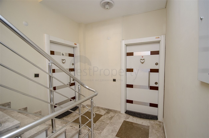 Пентхаус 2+1 с мебелью в районе Лиман Коньяалты 600 м до моря