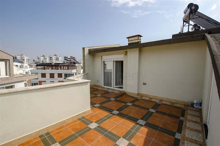 Пентхаус 2+1 с мебелью в районе Лиман Коньяалты 600 м до моря