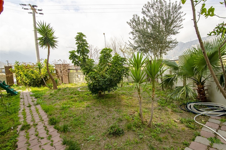 Пентхаус 2+1 с мебелью в районе Лиман Коньяалты 600 м до моря