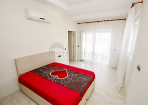 Пентхаус 2+1 с мебелью в районе Лиман Коньяалты 600 м до моря