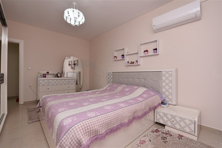 Меблированная квартира планировки 3+1 в Махмутларе