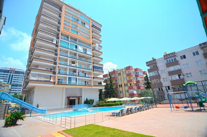 Меблированная квартира планировки 3+1 в Махмутларе