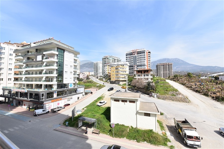 Меблированная квартира планировки 3+1 в Махмутларе