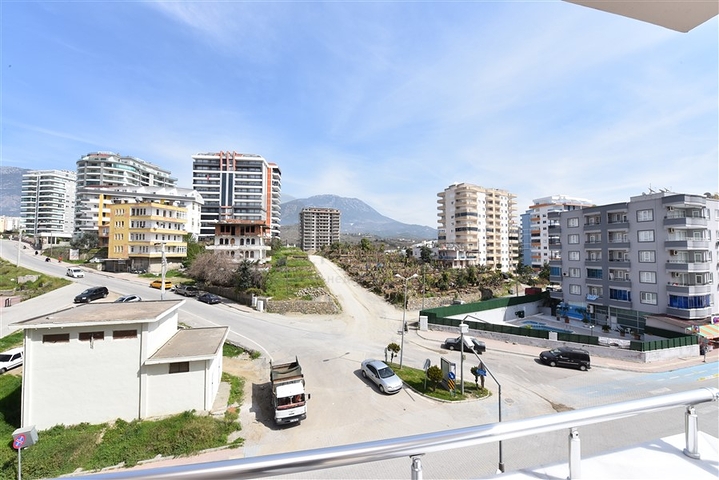 Меблированная квартира планировки 3+1 в Махмутларе