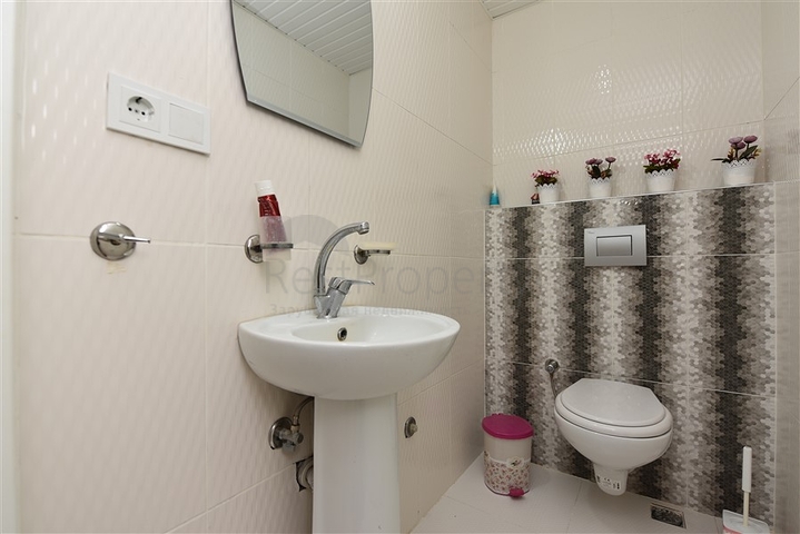 Меблированная квартира планировки 3+1 в Махмутларе