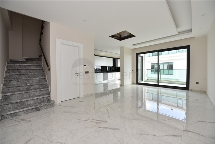 Большой пентхаус с тремя спальнями в центре Алании