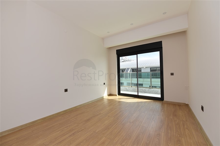 Большой пентхаус с тремя спальнями в центре Алании