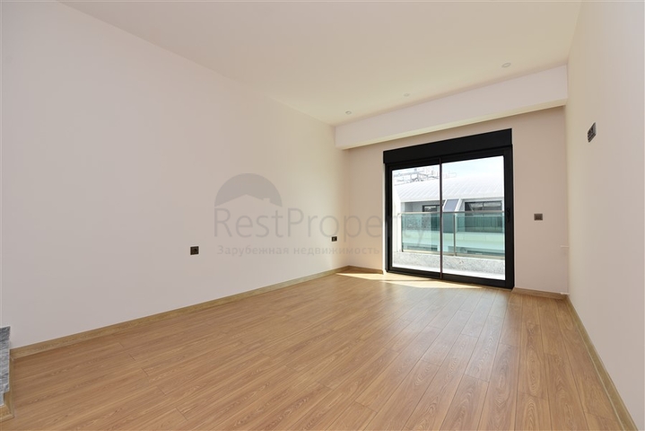 Большой пентхаус с тремя спальнями в центре Алании