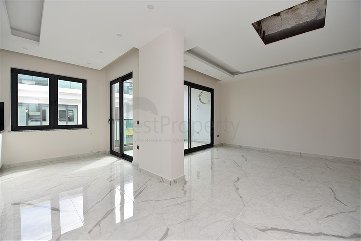 Большой пентхаус с тремя спальнями в центре Алании