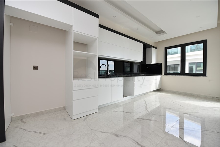 Большой пентхаус с тремя спальнями в центре Алании