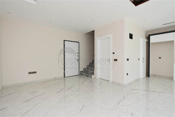 Большой пентхаус с тремя спальнями в центре Алании