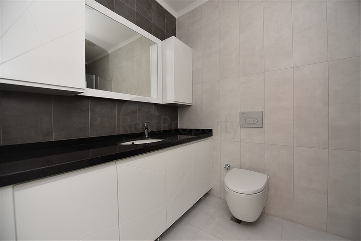 Большой пентхаус с тремя спальнями в центре Алании