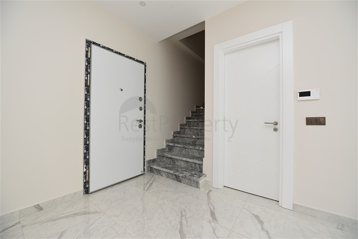 Большой пентхаус с тремя спальнями в центре Алании