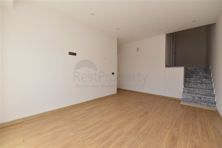 Большой пентхаус с тремя спальнями в центре Алании