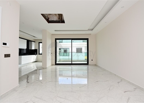 Большой пентхаус с тремя спальнями в центре Алании