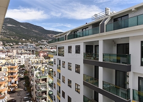 Большой пентхаус с тремя спальнями в центре Алании