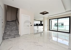 Большой пентхаус с тремя спальнями в центре Алании