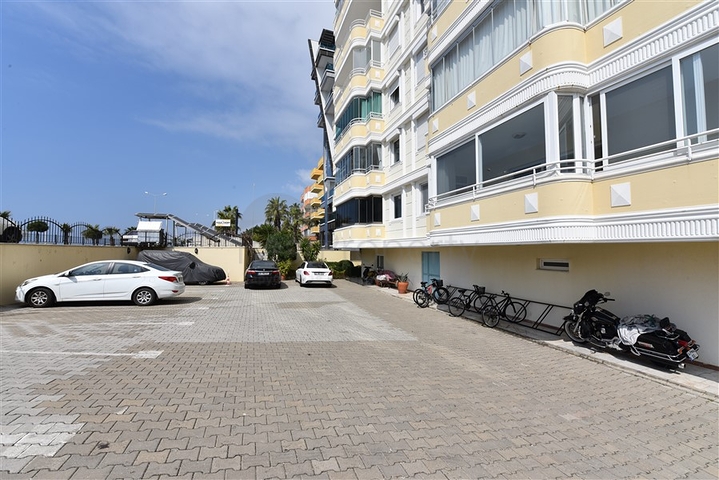 Меблированная квартира с видом на море в районе Махмутлар