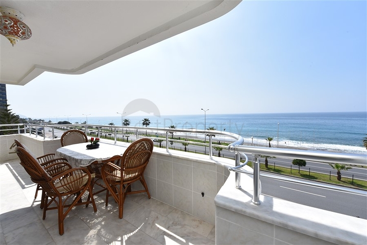 Меблированная квартира с видом на море в районе Махмутлар